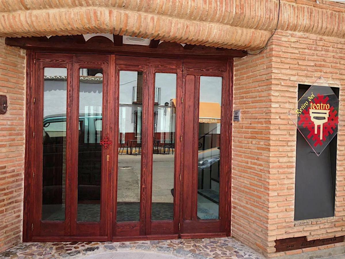 Retiro del Teatro Almagro Exterior foto